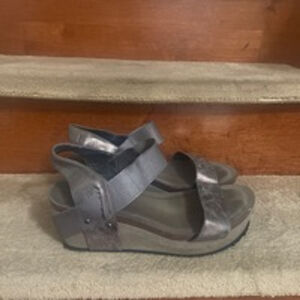 Crown Vintage Platform Sandals Gray Size 11M